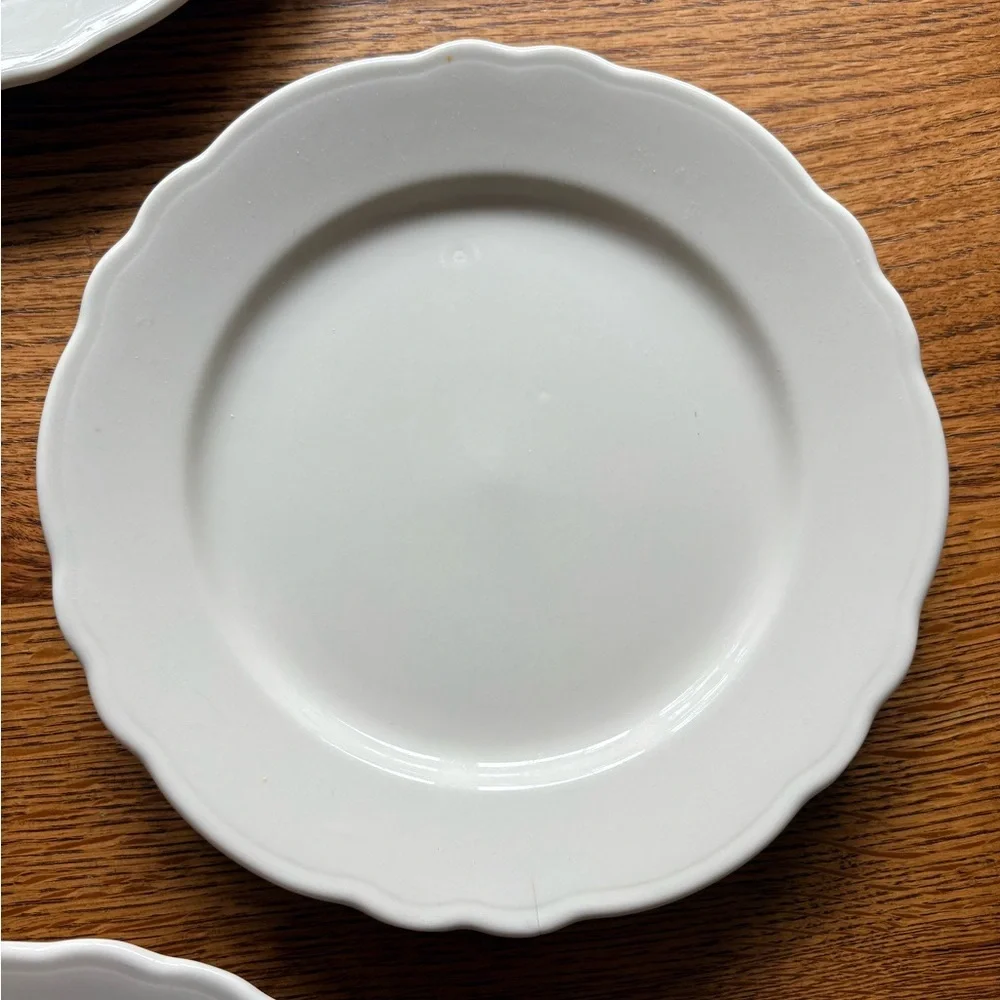 Homer Laughlin Best Restaurant ware set of 4 white scalloped plates ~9 inches